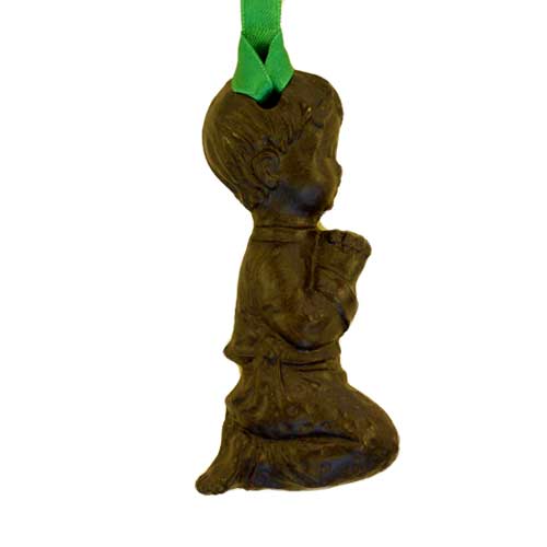 Little boy praying - Irish turf christmas tree decoration (image for) Little boy praying - Irish turf christmas tree decoration